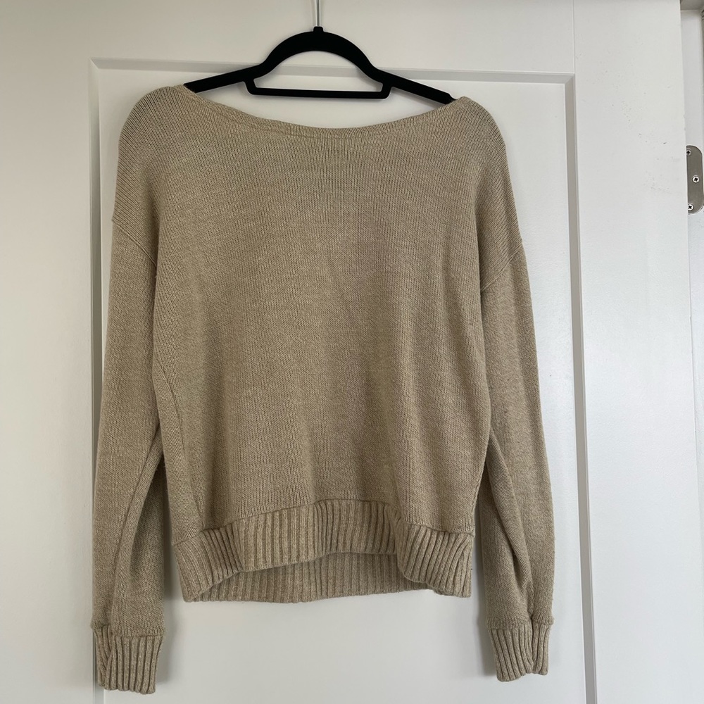Simple sand crop sweater